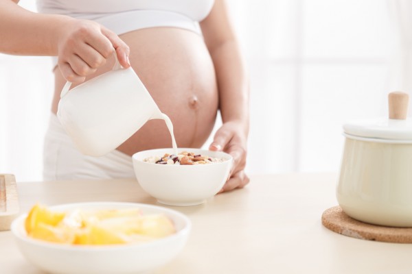 明一孕产妇奶粉  明一关爱母婴健康·带给宝宝健康聪明的开始