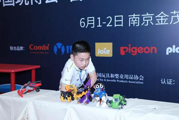 中国玩博会·吉尼斯挑战嘉年华成都站开启，亲子体验传播模式火爆来袭！