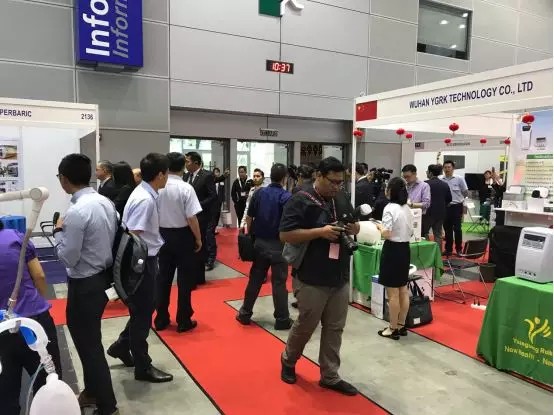 马来西亚参加医疗器械国际展圆满成功 马来卫生部部长惊呆了的变色退热贴