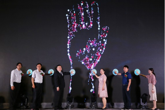 中国首届母婴饮用水高峰论坛  行业首份白皮书，为母婴饮水健康发展赋能