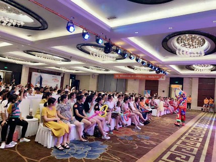 喜安智育儿博士堂都江堰站，中科院心理学博士火爆开讲备受爸妈好评