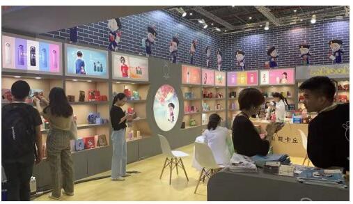 僵小鱼联名款惊艳亮相2019CBME孕婴童展    深受好评与追捧