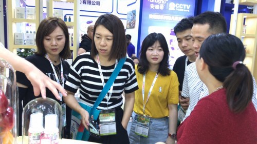 第19届上海孕婴童展首日，“焕新健康”行动火爆现场！