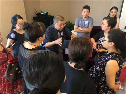 大牛妈妈守护新颜天团与京东妈妈班强强联手，共同呵护母婴皮肤健康！