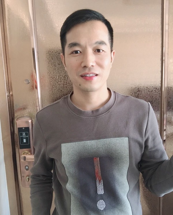 海鸥宝宝婴儿防水耳罩总经理谢仕城恭贺新春  祝大家：鼠年大吉