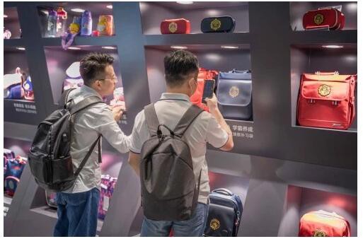 UEK惊艳亮相CBME·多场景化营销释放空间    天生潮趣·快乐学习