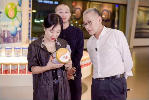 国产奶粉旗帜打造智能生产车间 以“鲜”养“活”中国宝宝