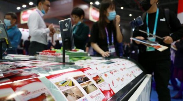 对华出口4年增4.7倍，哈萨克斯坦食品企业进博会上抱团寻合作