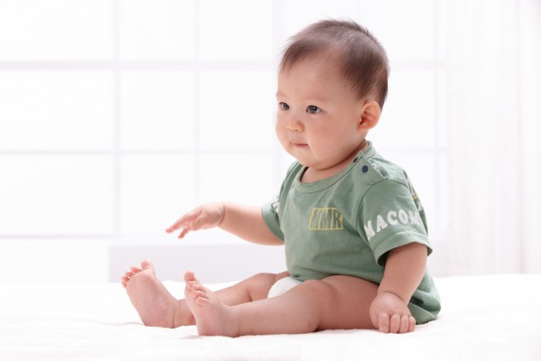 宝宝总是流口水怎么办     爸爸妈妈应该怎么做
