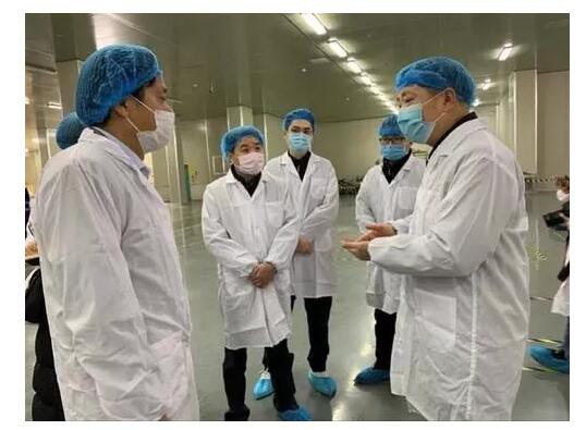 一罩难求   众多纸尿裤、内衣工厂转做口罩和防护服