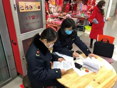 大批“大龄”口罩被查获，过期十五年再上架，还能过滤病毒吗？