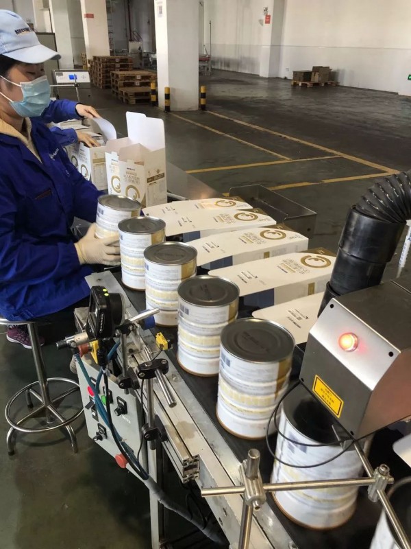 健合助力近3万母婴店解决奶粉送货难，先后4次捐赠驰援湖北