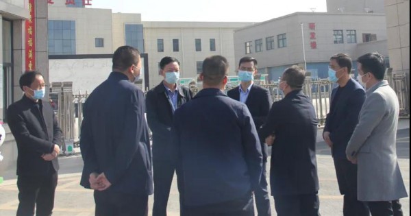 富平县县委常委、常务副县长景军荣一行深入圣唐乳业督查指导复工复产工作