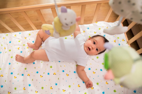 宝宝精力太旺盛不睡午觉正常吗   有何哄睡妙招请看这里
