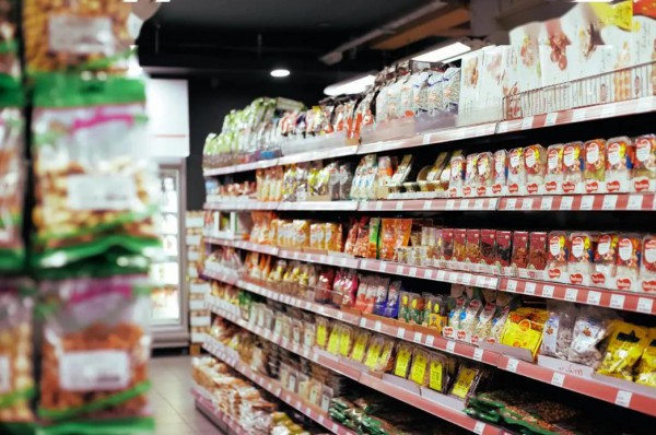 儿童零食市场空前活跃 三只松鼠、健合、天猫纷纷发力儿童零食，千亿市场能否迎来新“黑马”？