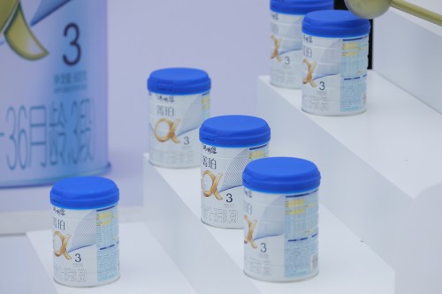 品牌焕新！80后新帅引领奶粉板块高质量发展 瑞哺恩菁珀成亲乳奶粉新贵