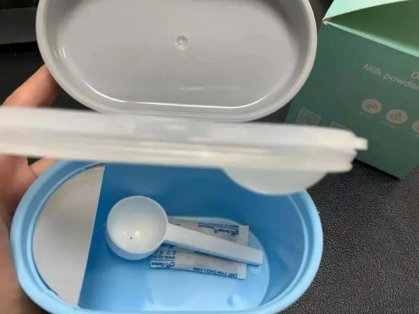 一未取得生产许可证企业 冒用生产便携婴儿“奶粉盒” 被罚款55万余元！