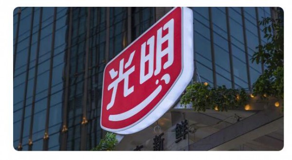 光明乳业近年的发展：光明乳业6年内经历三次换帅  濮韶华辞任光明乳业董事长