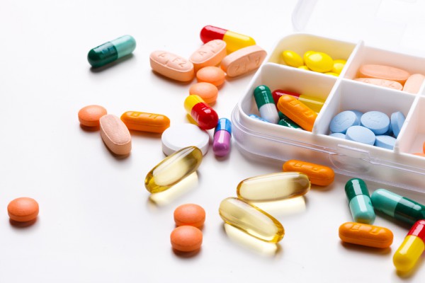 给宝宝补脑吃什么比较好？       波比兔DHA藻油饮液助宝大脑发育视力健康