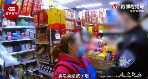 学校对面小卖部向未成年人售卖香烟   未成年人吸烟的危害有多大