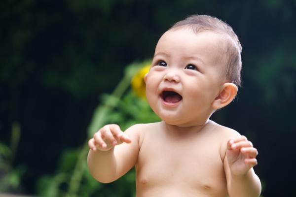 宝宝脸上起皮干裂怎么办？       红色小象婴儿润肤乳宝宝霜弱酸配方水润肌肤