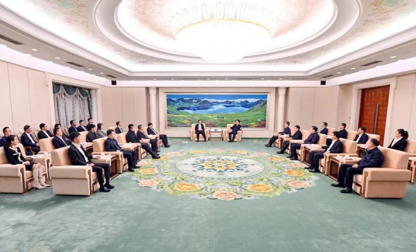吉林省委书记景俊海会见团中央书记处书记傅振邦，中青企协会长、伊利集团党委书记、董事长兼总裁潘刚一行