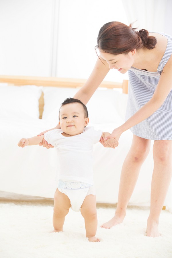 初夏适合宝宝学步吗   爱佰蓓学步裤助力宝宝走出人生第一步