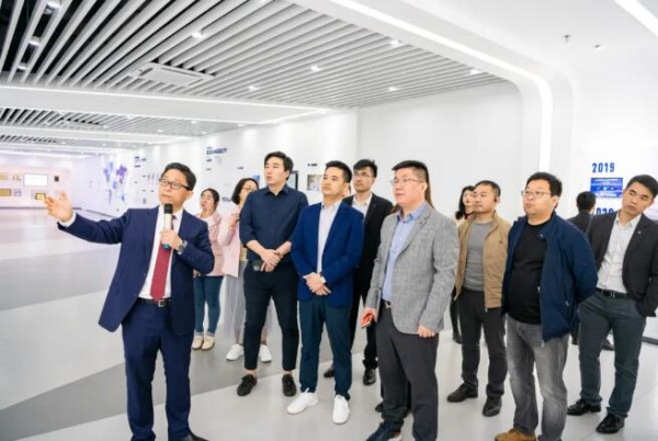 澳优携手MAKUKU麦酷酷达成战略合作 助推Oz Farm澳滋发力社交新零售