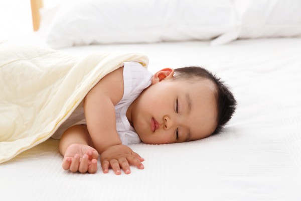 幼儿被蚊子叮咬怎么处理    当当车草本蚊不叮喷雾·长效驱蚊止痒
