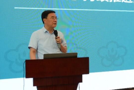 农经观察会商会就“全面推进奶业振兴的再思考”进行研讨