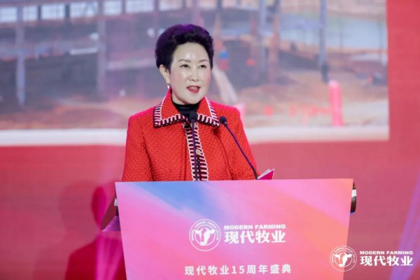 现代牧业人事变动大调整 行政总裁“乳业铁娘子”高丽娜卸任