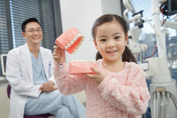 如何帮助宝宝正确刷牙？