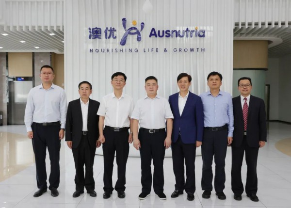 望城区委书记秦国良一行调研澳优，勉励澳优进一步做大做强