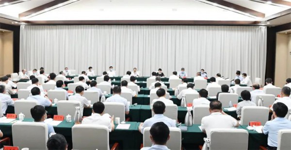 优然牧业作为代表在自治区奶业振兴会上发言