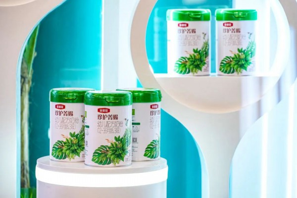 开启“超高端+”奶粉新时代！伊利金领冠珍护菁赐重磅发布！