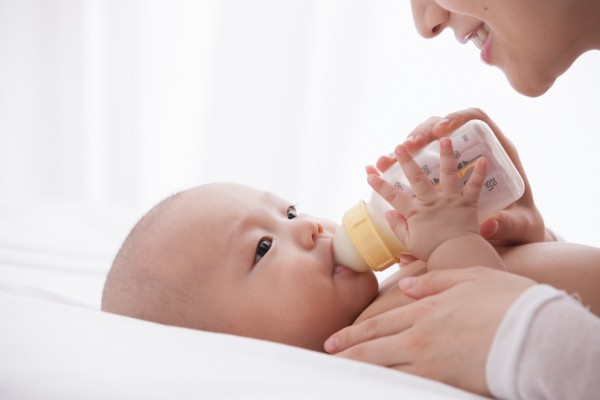 如何正确选购儿童营养品  星空宝贝乳糖酶饮液即食即用