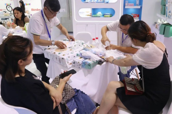 欧比护理精彩亮相上海CBME孕婴童展