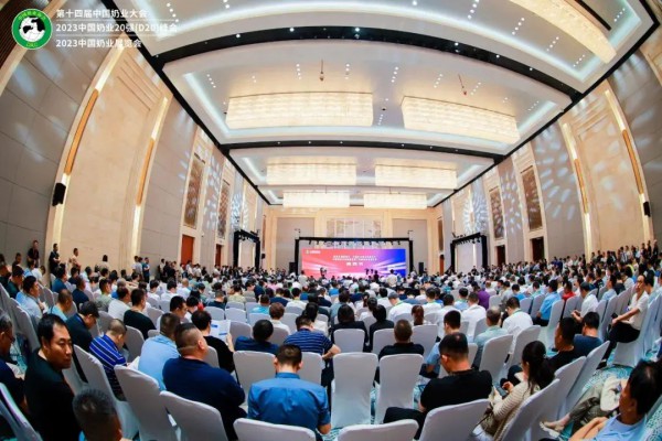 伊利张剑秋、蒙牛卢敏放、君乐宝魏立华、飞鹤冷友斌、现代牧业孙玉刚、优然牧业袁军，在企业经营管理和发展策略方面，有哪些新观点？