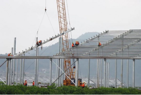 云南大理鹤庆县万头奶牛生态牧场建设项目稳步推进