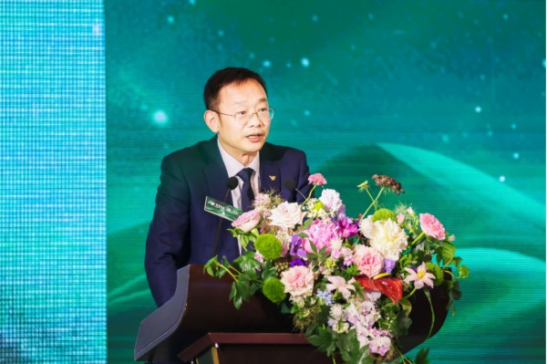 中国首个娟姗奶粉标准重磅发布！辉山奶粉成为中国宝宝喂养进阶新选择