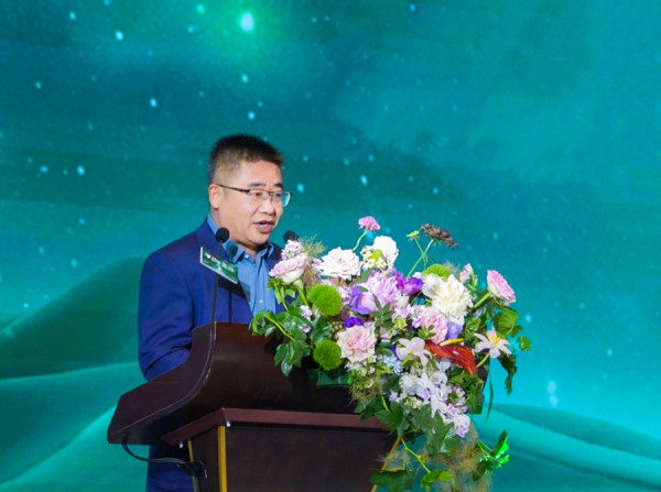 中国首个娟姗奶粉标准重磅发布！辉山奶粉成为中国宝宝喂养进阶新选择