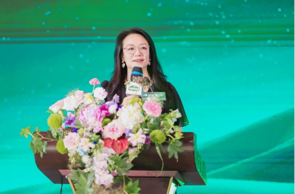 中国首个娟姗奶粉标准重磅发布！辉山奶粉成为中国宝宝喂养进阶新选择