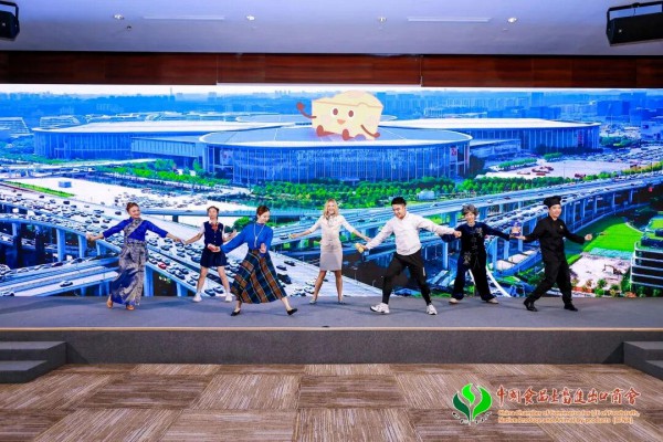 千亿级奶酪产业，如何开创新格局？