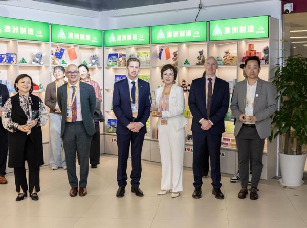 澳药集团闪耀2025进博会 全链创新实力获央视《强国智造》独家专访