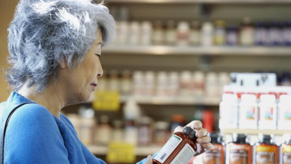 3亿老人、8万亿市场，为啥还没跑出一个“银发龙头”？