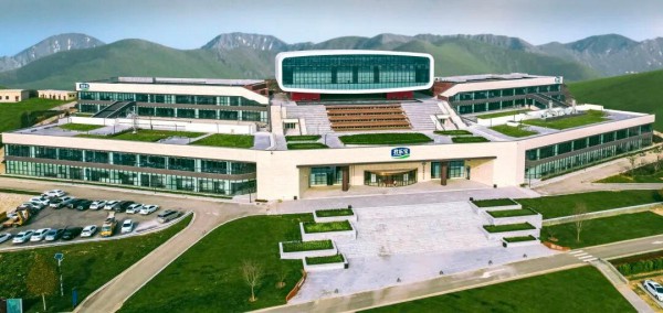 君乐宝乳脂的“精”与“专”：以全产业链确定性重构餐饮烘焙增长逻辑