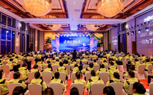 知名母婴零售品牌南国宝宝率先全面启动“免促价”，为自贸港封关提交第一份诚意答卷