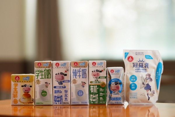 把握成长黄金期，课间好奶成就美好未来