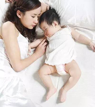 与宝宝同睡的那些禁忌，妈妈们都知道吗 ？