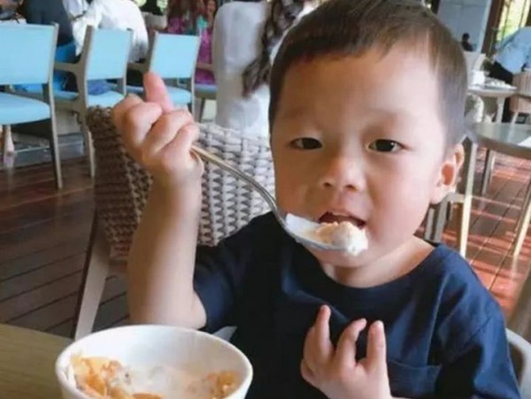 孩子夏天洗澡, 一定得“挑时间”, 儿科医生: 这3个时间最伤免疫力